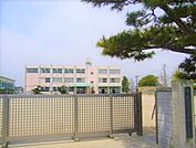 小学校「鈴鹿市立若松小学校まで1370m」