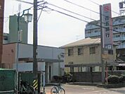 銀行「百五銀行まで210m」