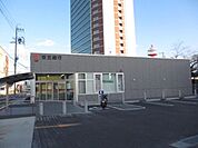 銀行「百五銀行まで760m」