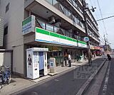 ファミリーマート深草龍大前店まで350m