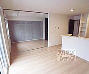 扉を開けて広々使えます