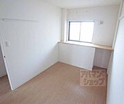 窓が付いており明るいお部屋です。
