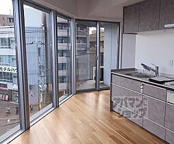 JR東海道・山陽本線 西大路駅 徒歩13分の賃貸マンション 6階1LDKのリビング/ダイニング