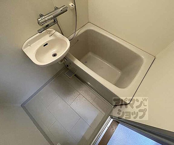 浴室