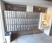 外からは取れないダイヤル付ポスト