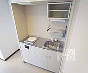 白基調の清潔なキッチンです