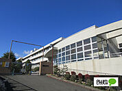 中学校「秦野市立大根中学校まで671m」
