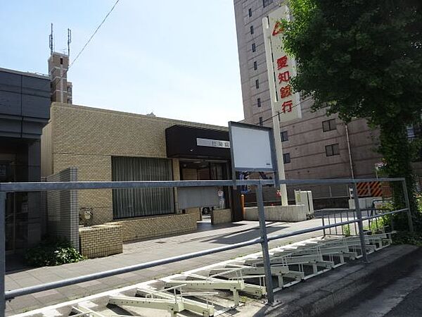 画像22:銀行「愛知銀行まで330m」