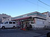 病院「ストア100まで240m」