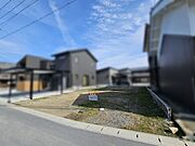 隣は公民館になります。