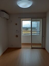 ヴィラ・ガ−デン　G 201 2階2DKのリビング/ダイニング