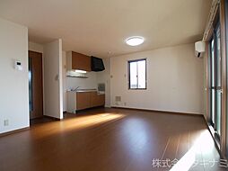 アメニティーコート 001 2階3LDKのリビング/ダイニング