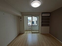 グランデージ 102 1階ワンルームのリビング/ダイニング