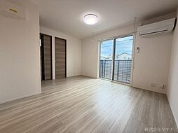 ポワロ　II 101 1階ワンルームのリビング/ダイニング