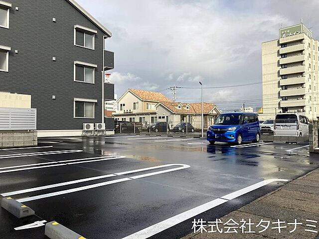 7 / 11
