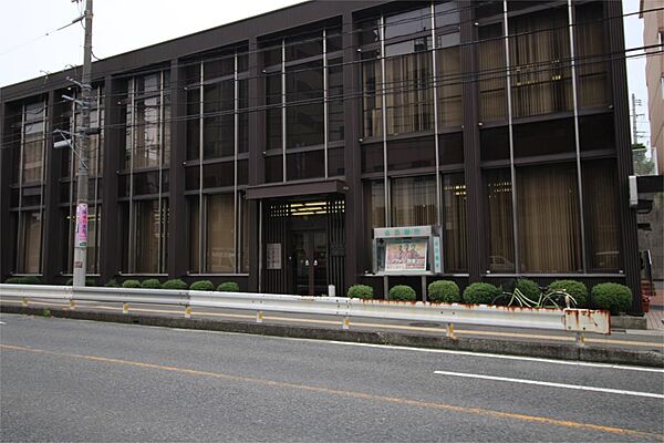 画像16:山口銀行 山の田支店（987m）