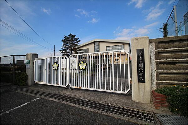 画像19:下関市立関西小学校（723m）