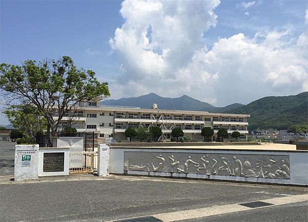 画像19:下関市立安岡中学校（2021m）
