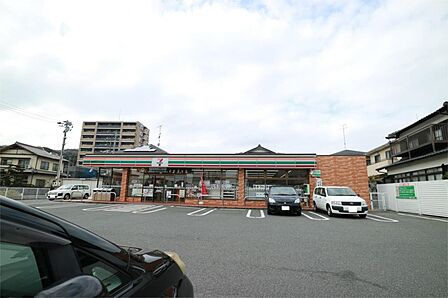 セブンイレブン 長府侍町店(81m)