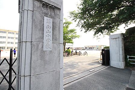 下関市立向山小学校(577m)
