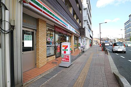 セブンイレブン 下関新地店（228m）