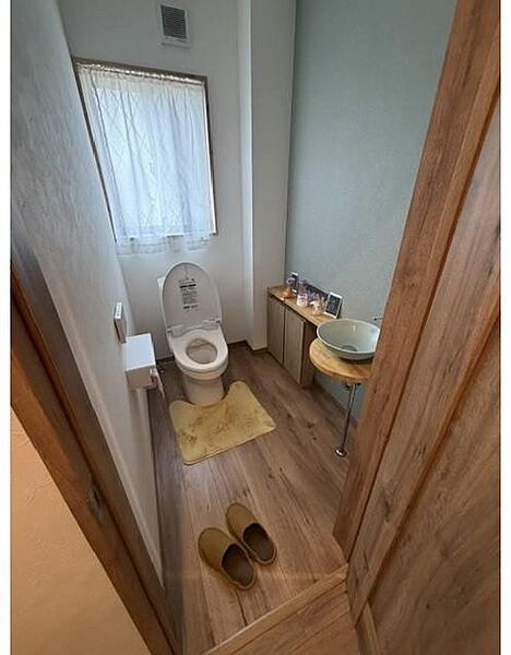 トイレを拡大表示