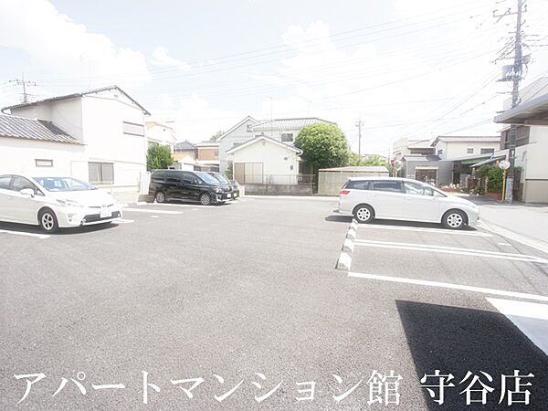 apartment 茨城県常総市水海道栄町2670-1
水海道栄町の賃貸情報を見る
物件地図