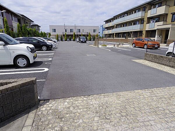 画像11:駐車場