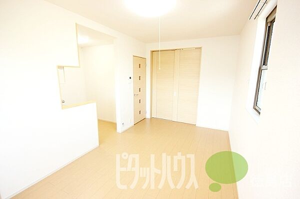 徳島県小松島市中田町字土持(賃貸アパート1LDK・2階・43.80㎡)の写真 その3