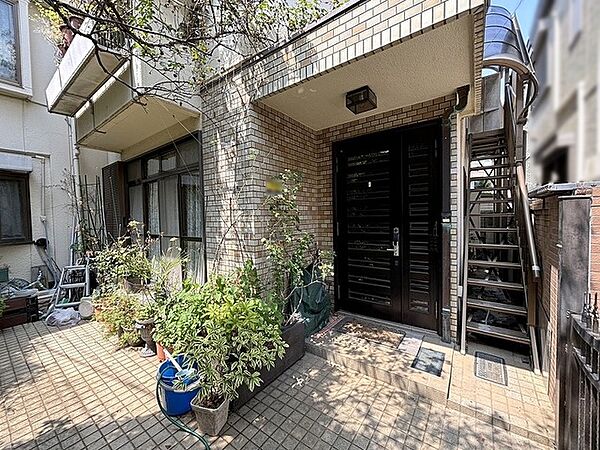 玄関を拡大表示