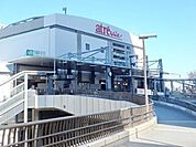 駅前 640m
