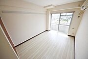 ★オシャレなホワイトフローリングですよ★
