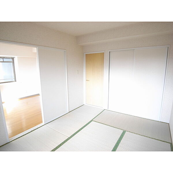 画像6:落ち着きのある畳の部屋