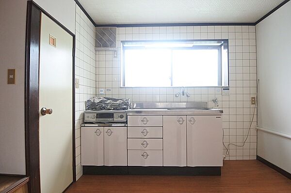 画像28:コンロ設置型キッチン