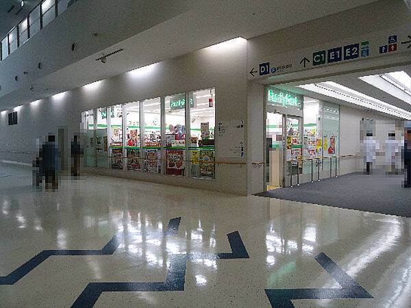 画像18:ファミリーマート 関西医大枚方病院店（239m）
