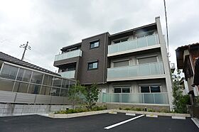 シャーメゾン　ル　フルーヴ  ｜ 大阪府枚方市中宮山戸町（賃貸マンション2LDK・1階・61.77㎡） その1