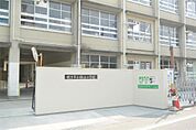 枚方市立桜丘小学校（685m）