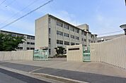 枚方市立長尾西中学校（1018m）