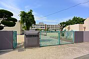 交野市立第二中学校（594m）