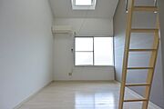 洋室8.8帖
