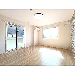 グランテラス上郷 1階ワンルームのリビング/ダイニング