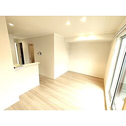 ウィステリアONE 1階1LDKのリビング/ダイニング