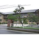小学校「上田市立中塩田小学校まで2053ｍ」