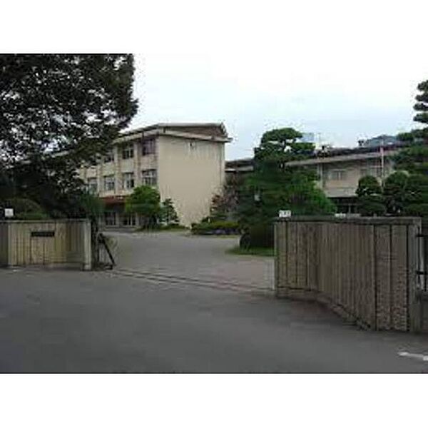 画像21:高校・高専「長野県上田千曲高校まで2897ｍ」