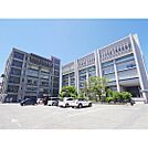 役所「上田市役所まで933ｍ」