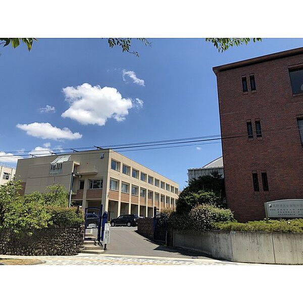 画像24:中学校「私立長野清泉女学院中学校まで770ｍ」