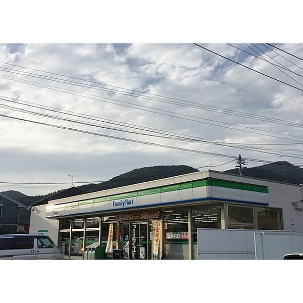 画像28:コンビニ「ファミリーマート長野伊勢宮店まで1085ｍ」