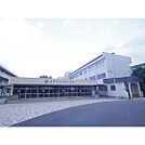 小学校「市立南部小学校まで889ｍ」