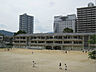 周辺：大津市立逢坂小学校（920m）
