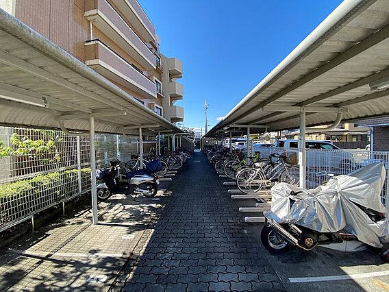 バイク置場、駐...